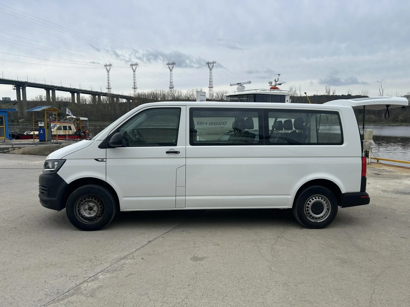 VW Transporter T6, снимка 4 - Бусове и автобуси - 54150688