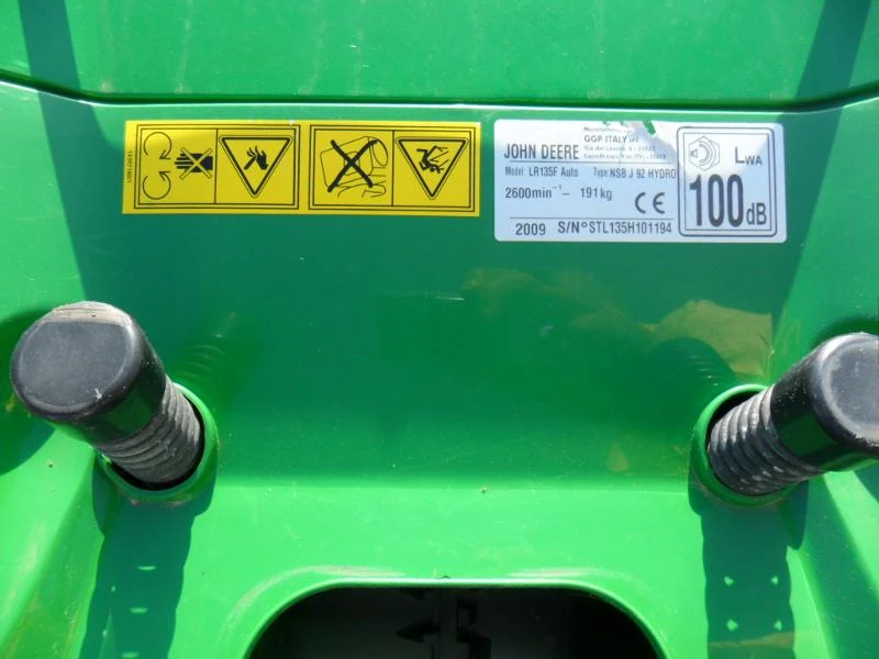 Сенокосачка John Deere LR135, снимка 5 - Селскостопанска техника - 36925534