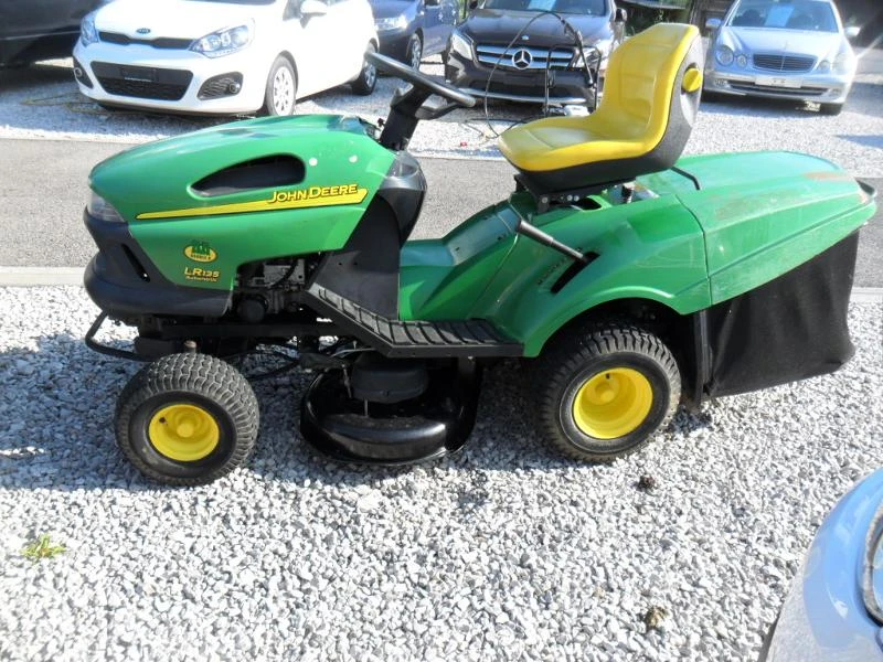 Сенокосачка John Deere LR135, снимка 3 - Селскостопанска техника - 36925534