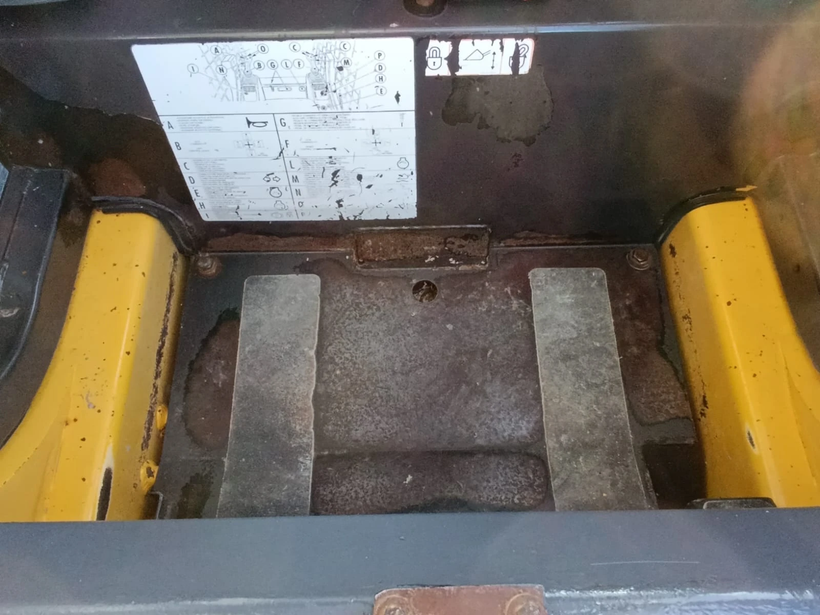 Мини челни товарачи Komatsu SK714-1500Часа-УНИКАТ - изображение 10
