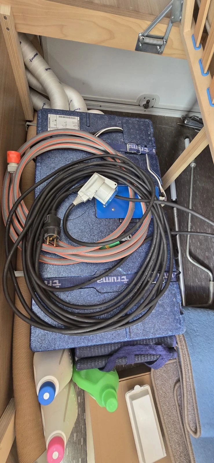 Каравана Adria Altea 552PK Като нова, снимка 16 - Каравани и кемпери - 54342917