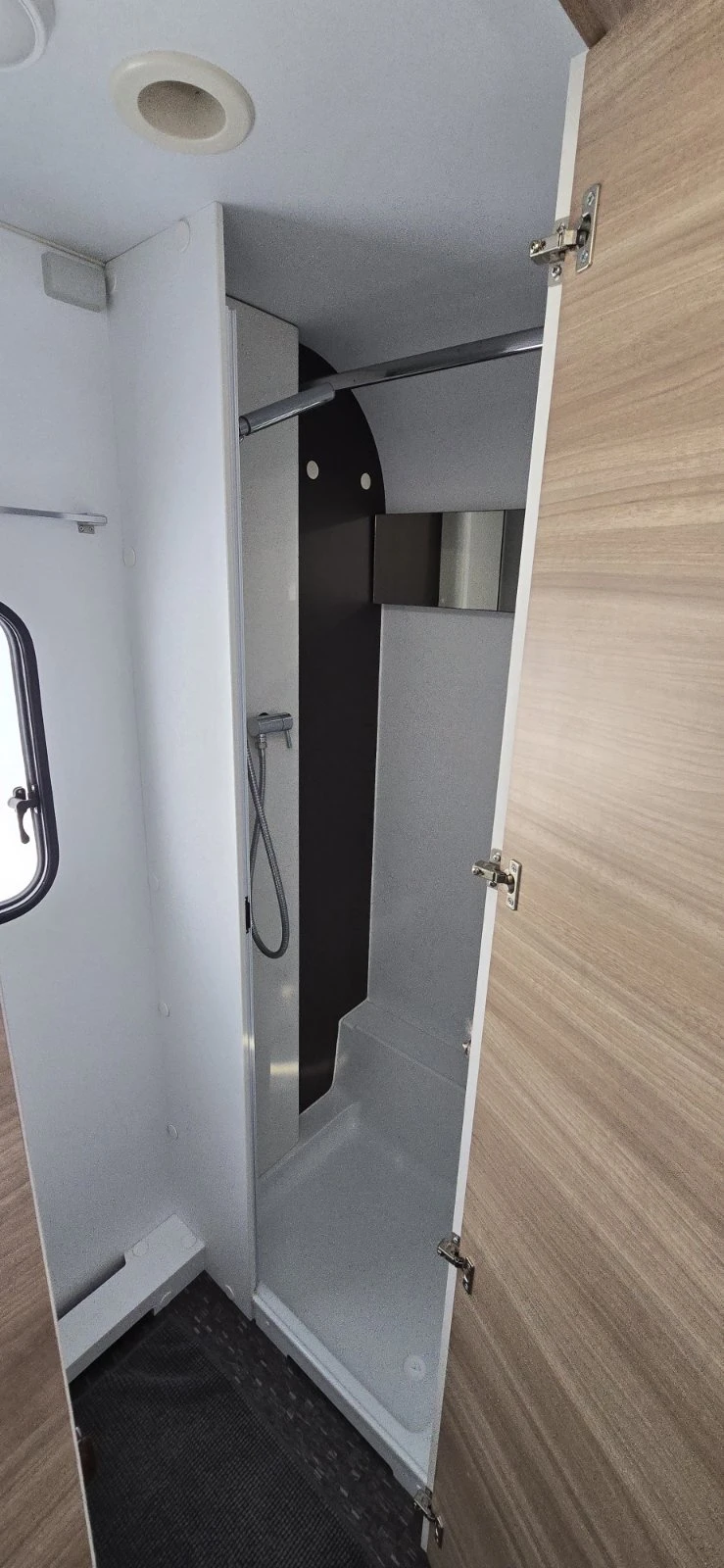 Каравана Adria Altea 552PK Като нова, снимка 8 - Каравани и кемпери - 54342917