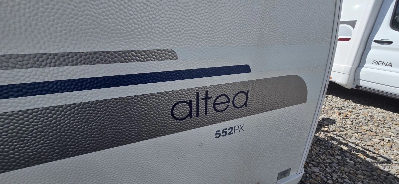 Каравана Adria Altea 552PK Като нова, снимка 6 - Каравани и кемпери - 54342917