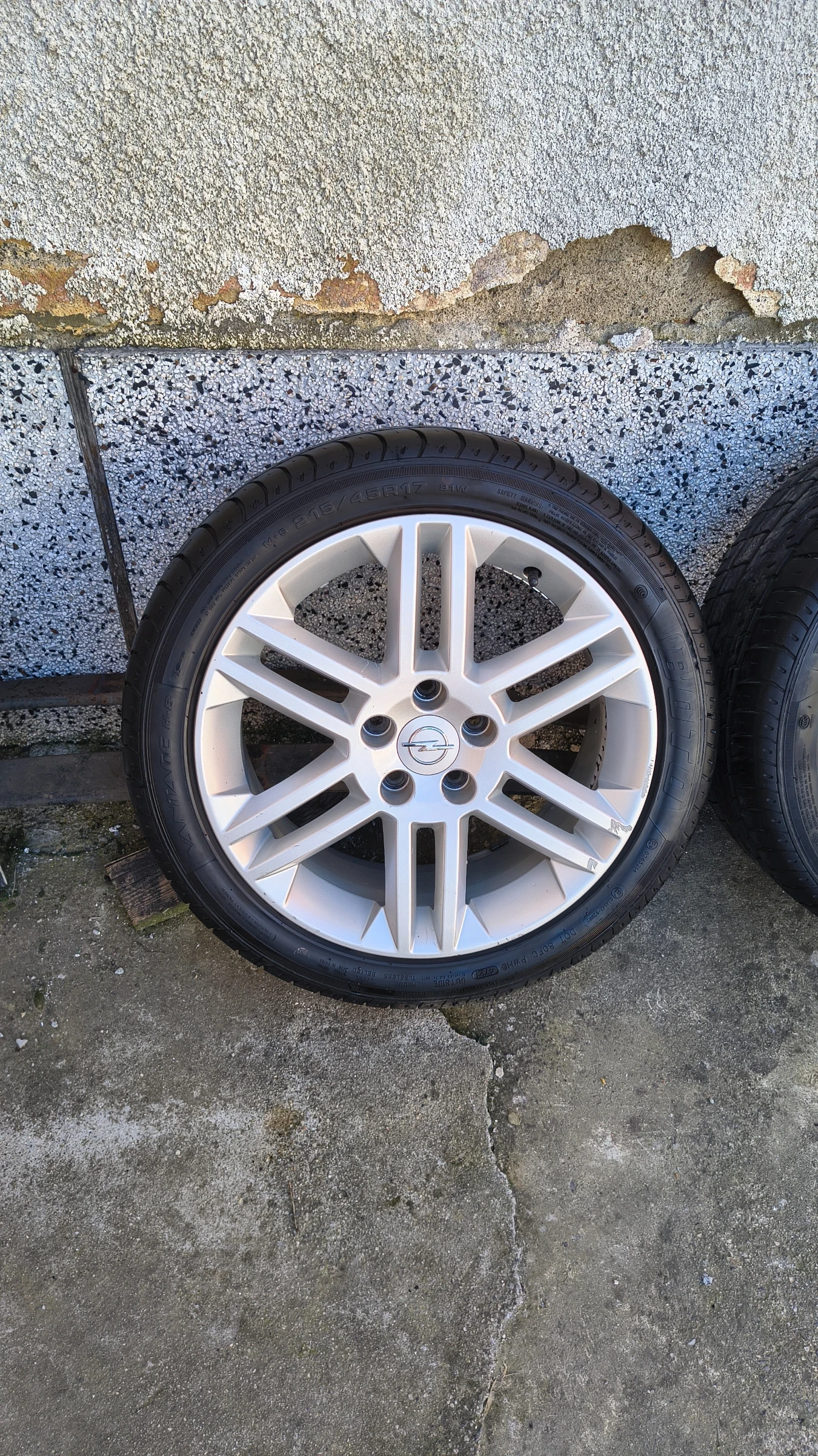 ���� � ������ 215/45R17 �� Opel Zafira | Mobile.bg � ����������� 3