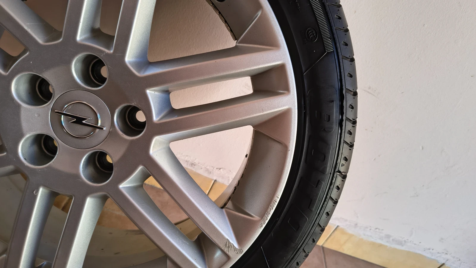 ���� � ������ 215/45R17 �� Opel Zafira | Mobile.bg � ����������� 7