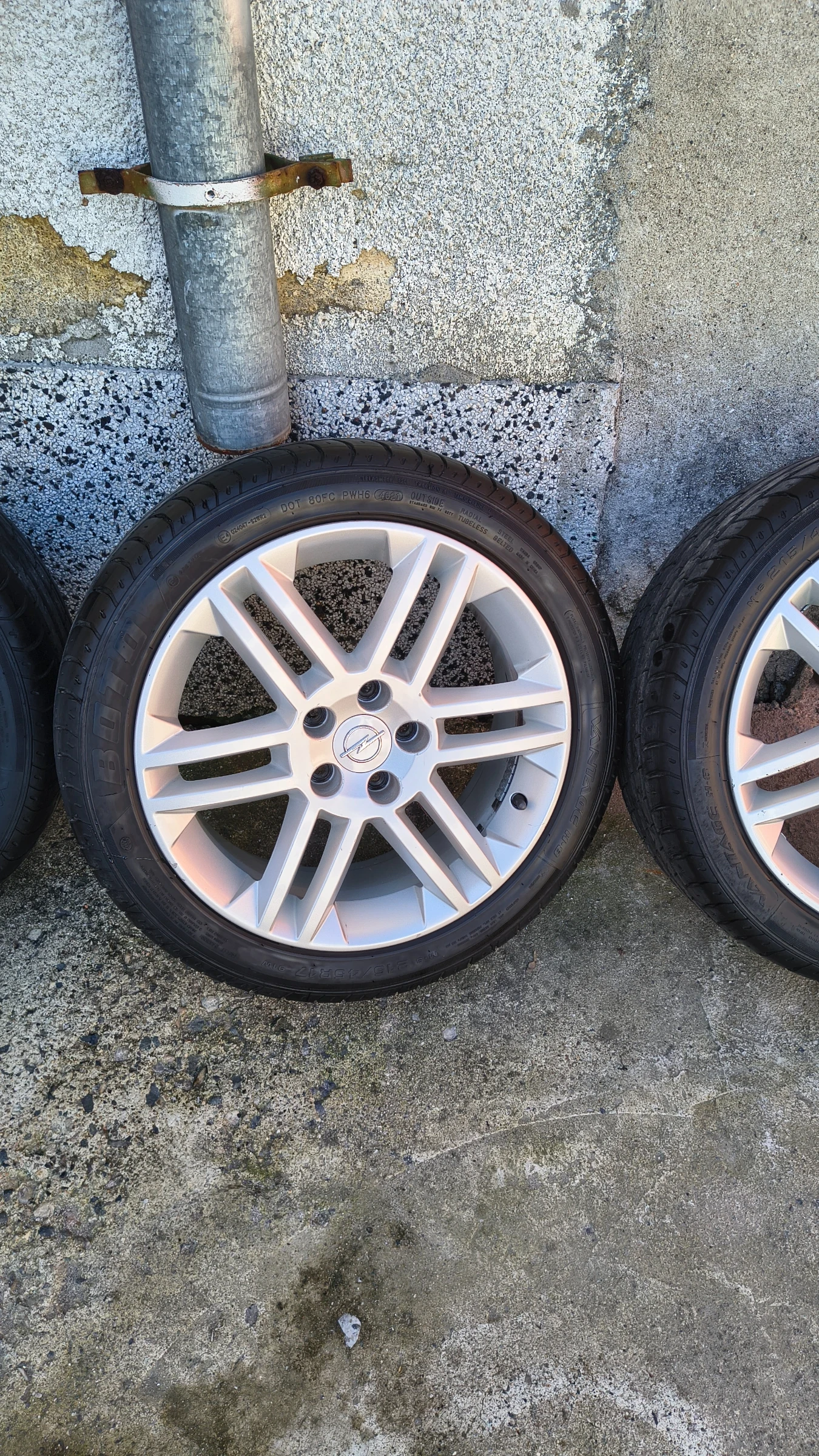 ���� � ������ 215/45R17 �� Opel Zafira | Mobile.bg � ����������� 2