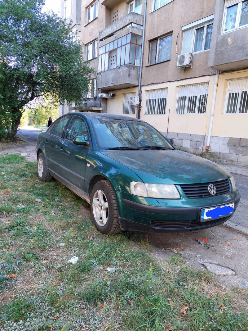 VW Passat 1600, снимка 1 - Автомобили и джипове - 47335585