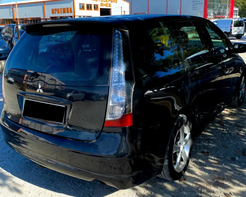 Mitsubishi Grandis 2.4 бензин/газ, снимка 4 - Автомобили и джипове - 47731253