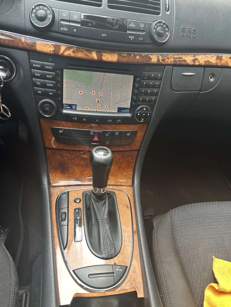 Mercedes-Benz E 320 320 CDI, снимка 8 - Автомобили и джипове - 48043574