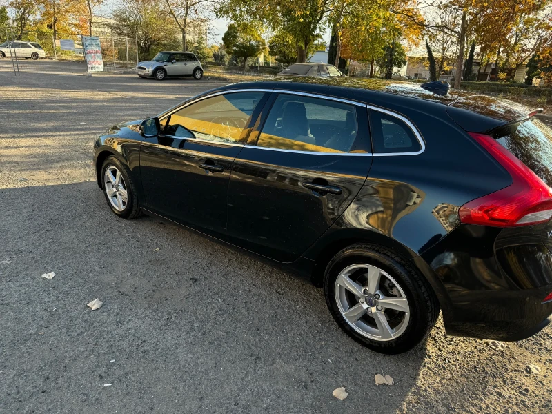 Volvo V40, снимка 3 - Автомобили и джипове - 48092840