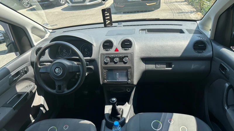 VW Caddy 1.6 TDI, снимка 13 - Автомобили и джипове - 51052297