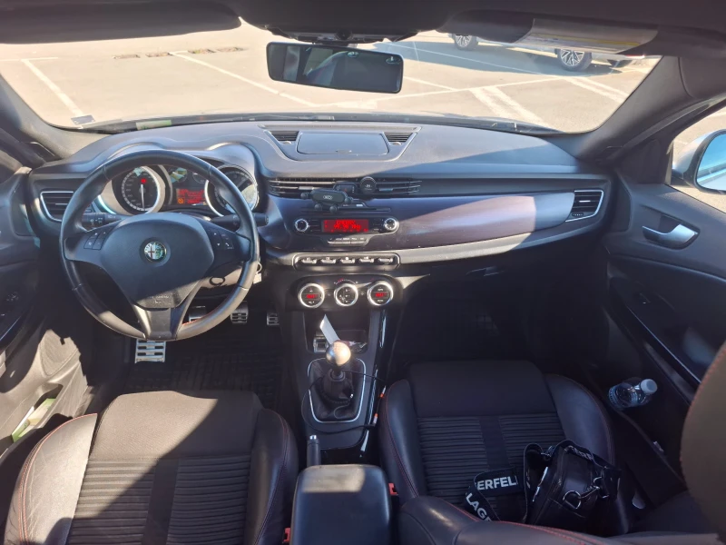 Alfa Romeo Giulietta 1.4T, снимка 8 - Автомобили и джипове - 52588159