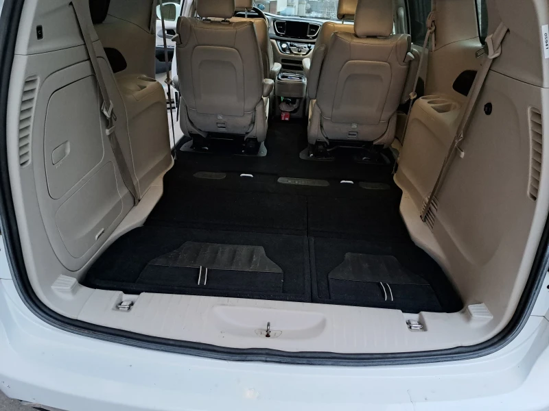 Chrysler Pacifica 3.6i plug-in hybrid, снимка 8 - Автомобили и джипове - 53209410