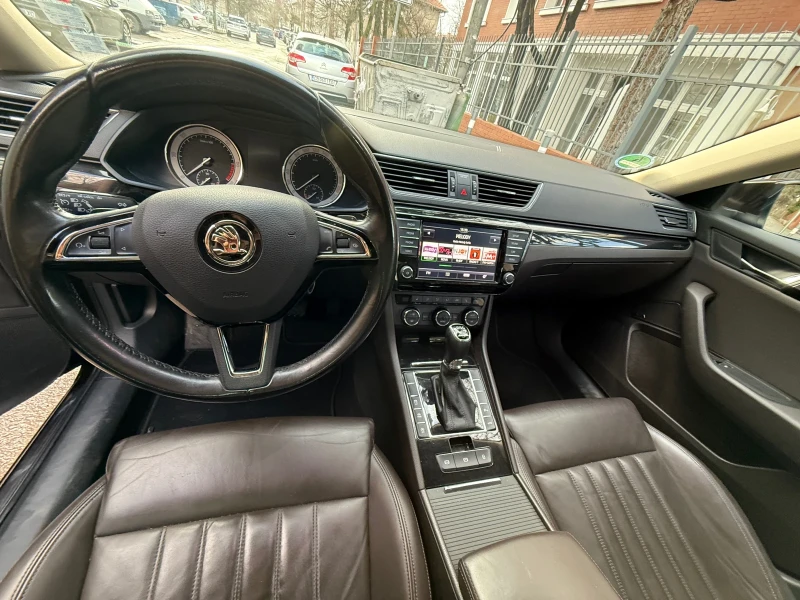 Skoda Superb Laurin & Klement, снимка 8 - Автомобили и джипове - 53488447