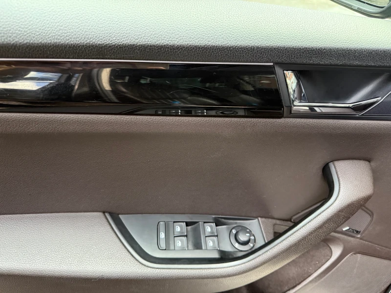 Skoda Superb Laurin & Klement, снимка 13 - Автомобили и джипове - 53488447