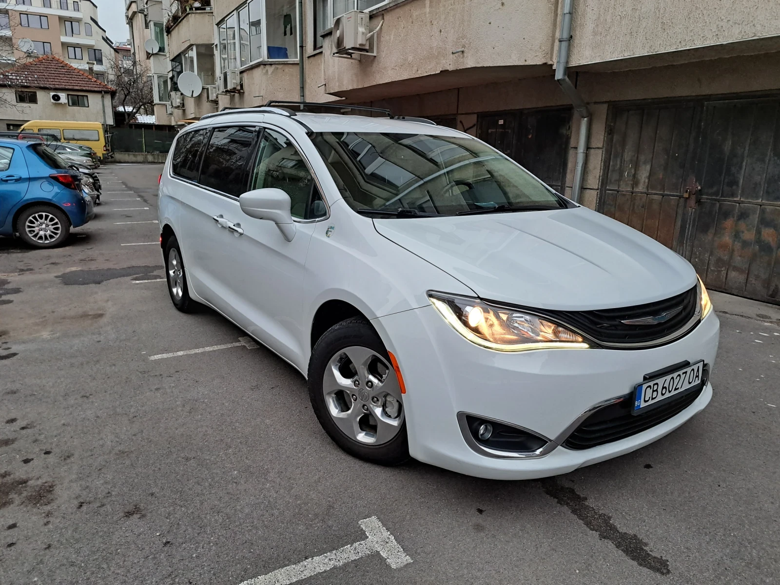 Chrysler Pacifica 3.6i plug-in hybrid, снимка 1