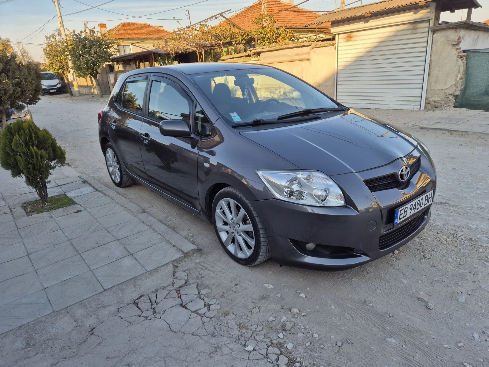 Toyota Auris 1.4D4D* 6 скорости*  - [1] 