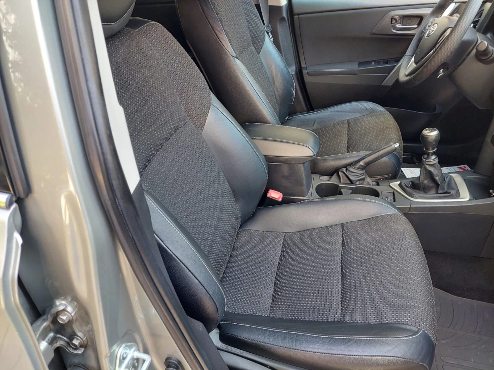 Toyota Auris 2.0 D4D FULL TOП!! | Mobile.bg — изображение 11