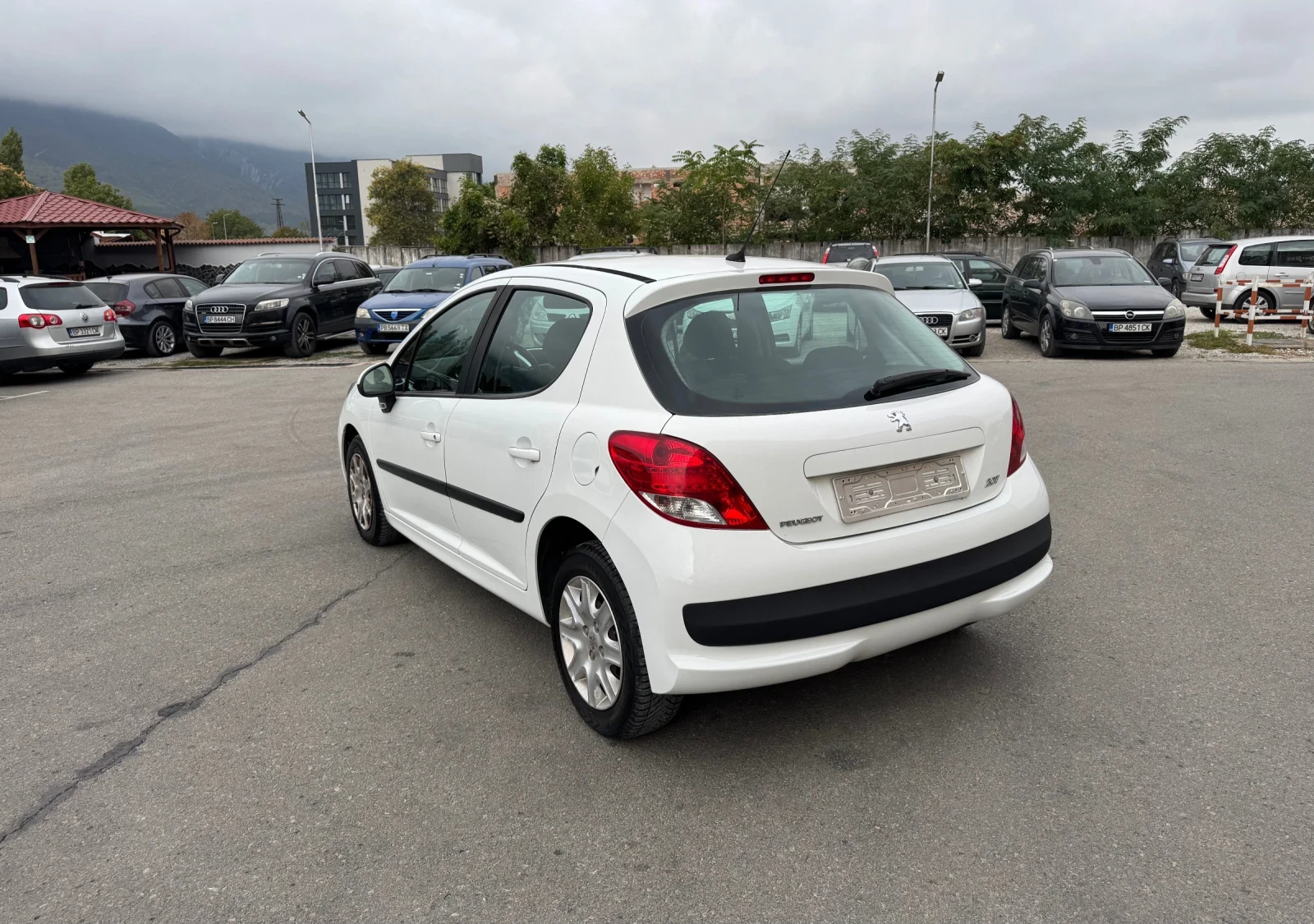 Peugeot 207 1.4i GAZ - KLIMATIK - изображение 7