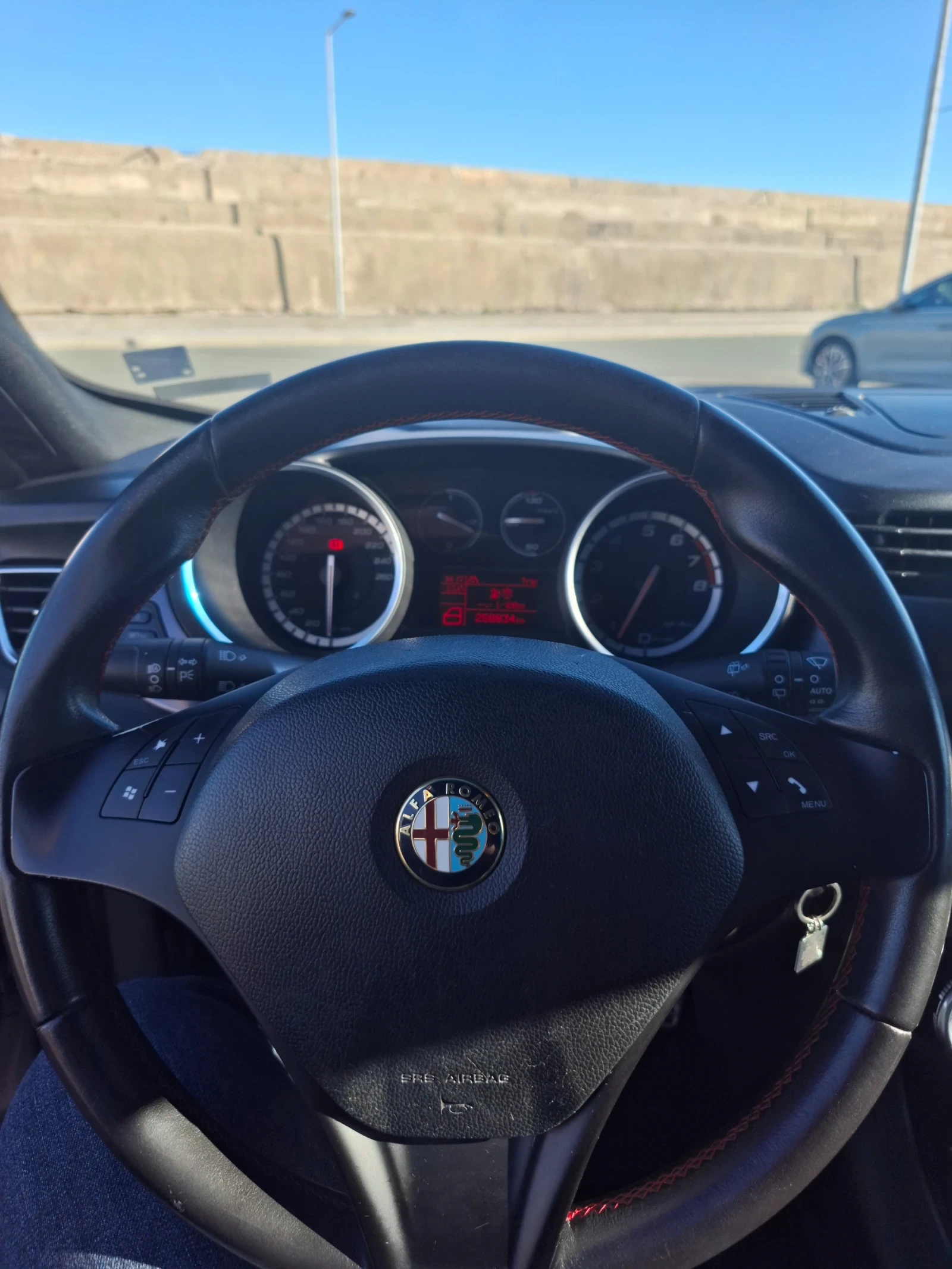 Alfa Romeo Giulietta 1.4T - изображение 10