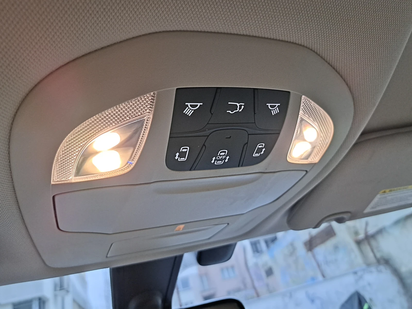 Chrysler Pacifica 3.6i plug-in hybrid - изображение 9