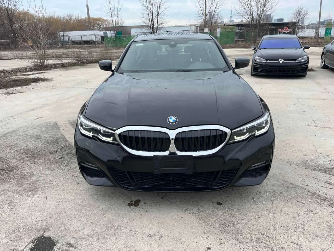 BMW 330 i xDrive/CARFAX/ШИБИДАХ/ПОДГРЕВИ, снимка 2 - Автомобили и джипове - 53990746