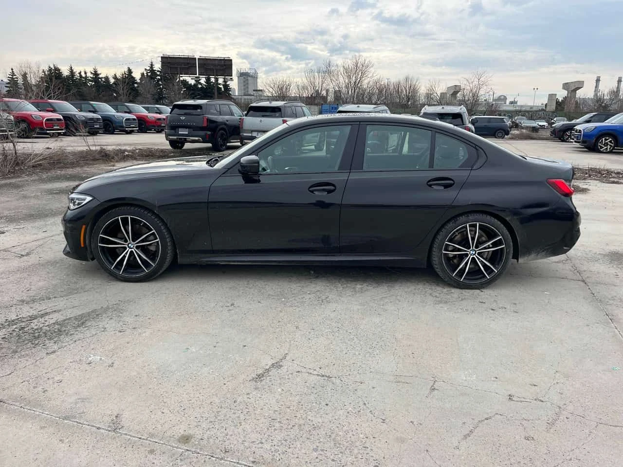 BMW 330 i xDrive/CARFAX/ШИБИДАХ/ПОДГРЕВИ, снимка 3 - Автомобили и джипове - 53990746