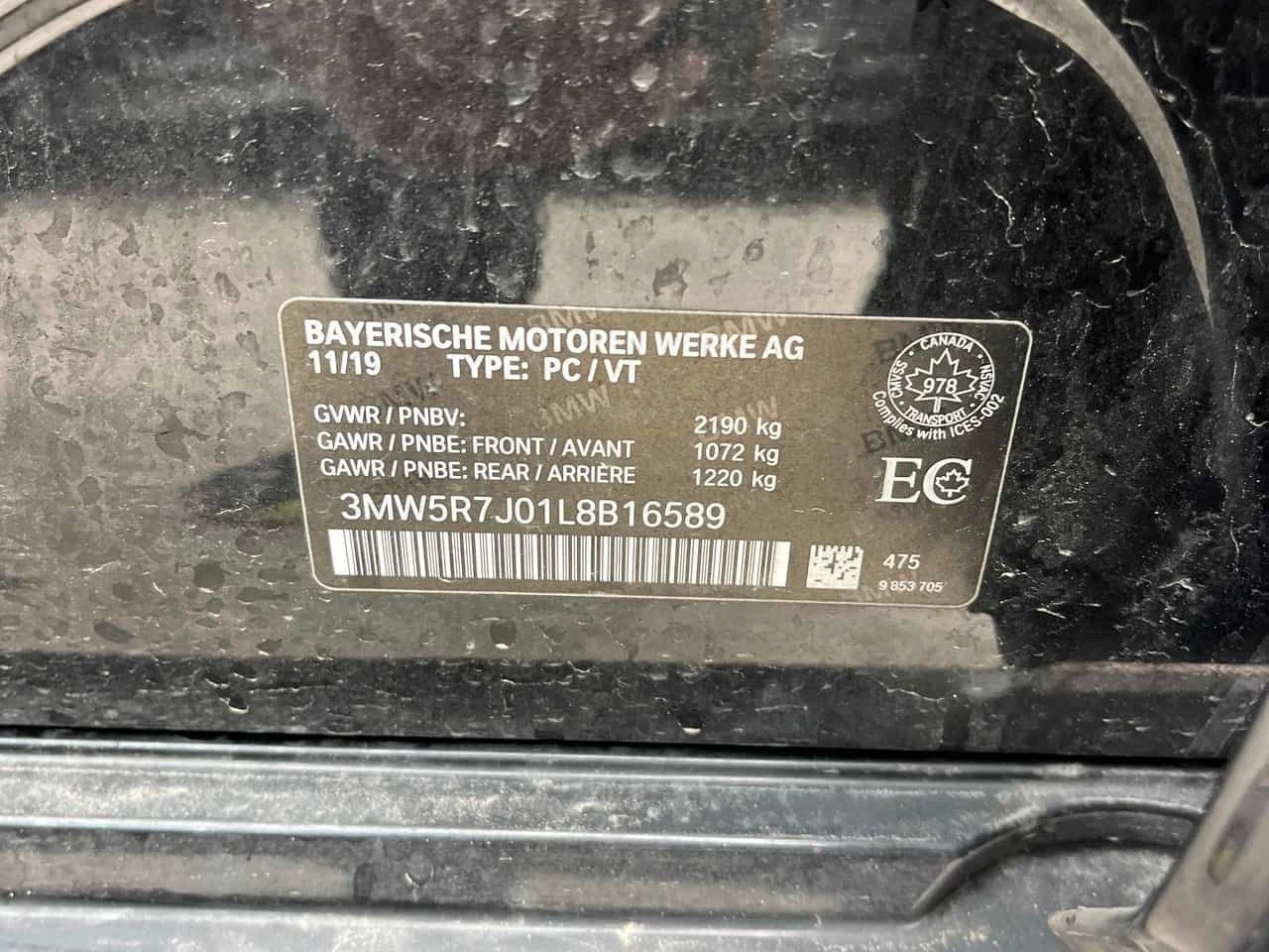 BMW 330 i xDrive/CARFAX/ШИБИДАХ/ПОДГРЕВИ, снимка 11 - Автомобили и джипове - 53990746