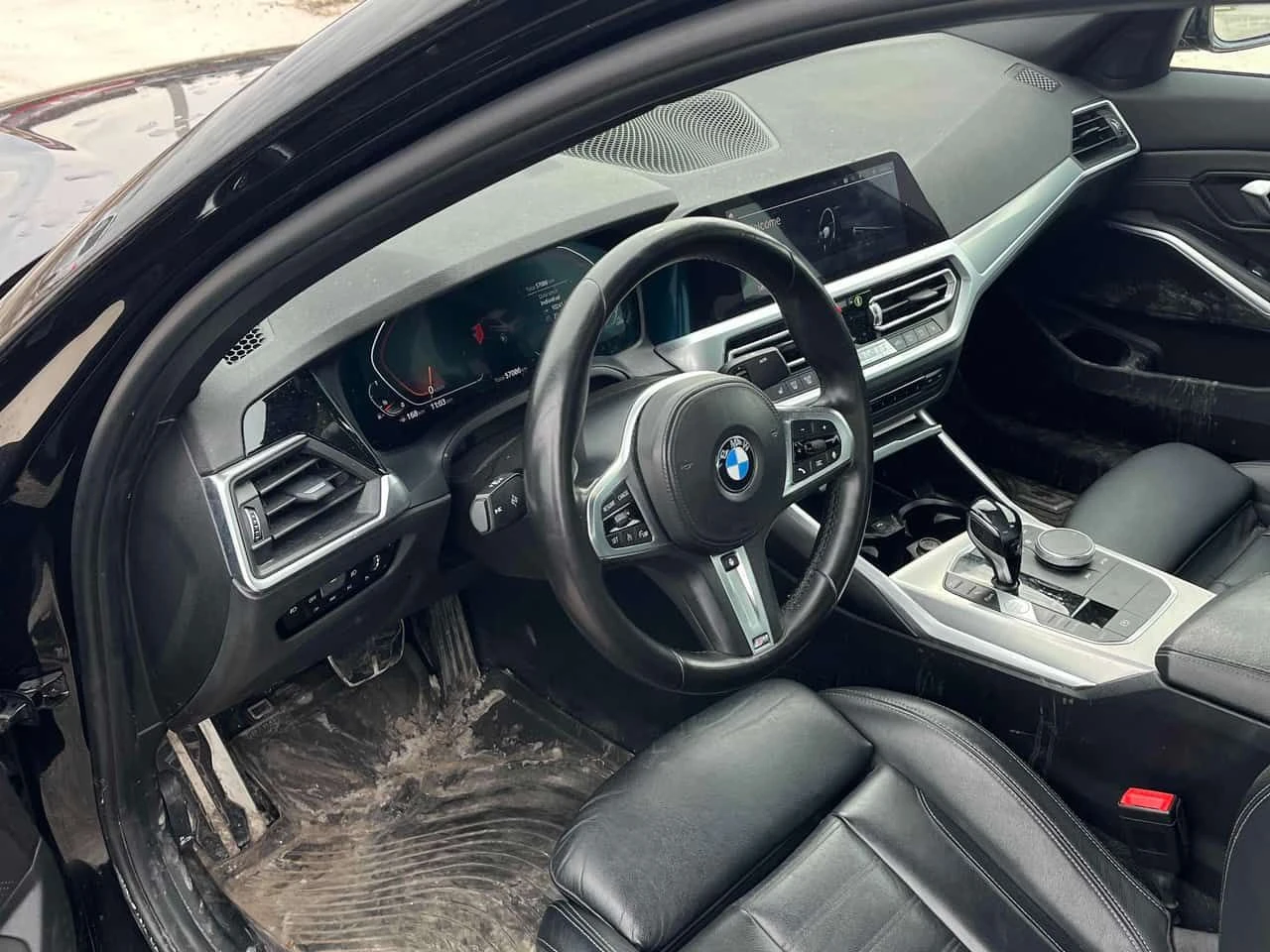 BMW 330 i xDrive/CARFAX/ШИБИДАХ/ПОДГРЕВИ, снимка 7 - Автомобили и джипове - 53990746