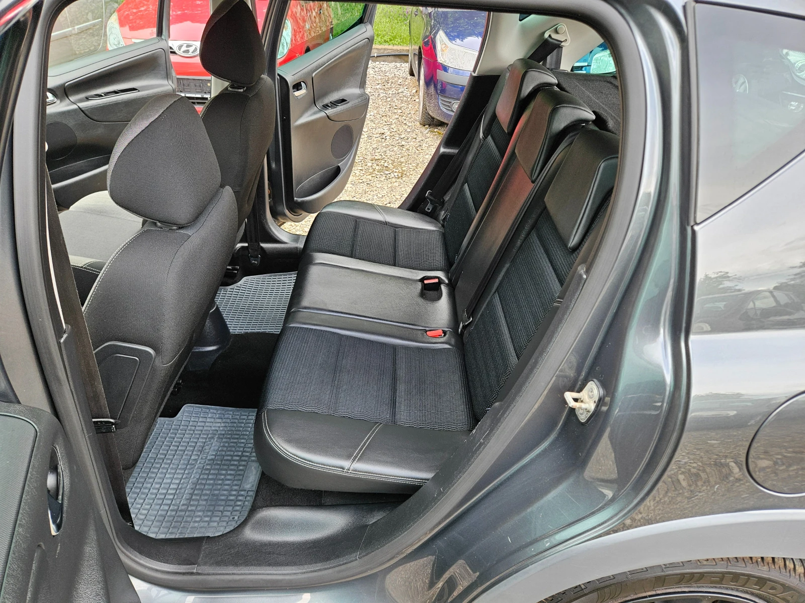 Peugeot 207 1.6HDI 95кс. Facelift, снимка 10 - Автомобили и джипове - 54525737