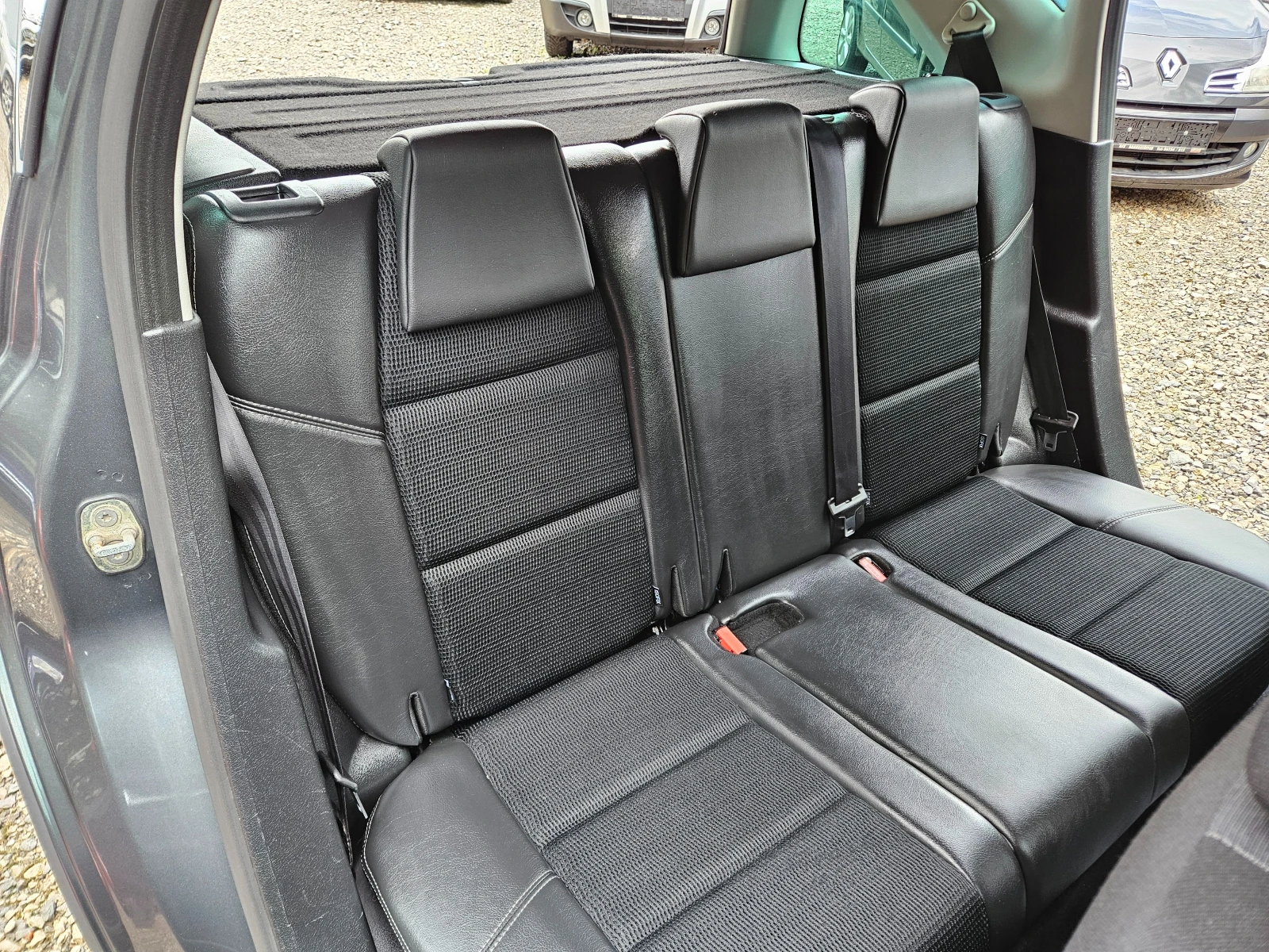 Peugeot 207 1.6HDI 95кс. Facelift, снимка 14 - Автомобили и джипове - 54525737