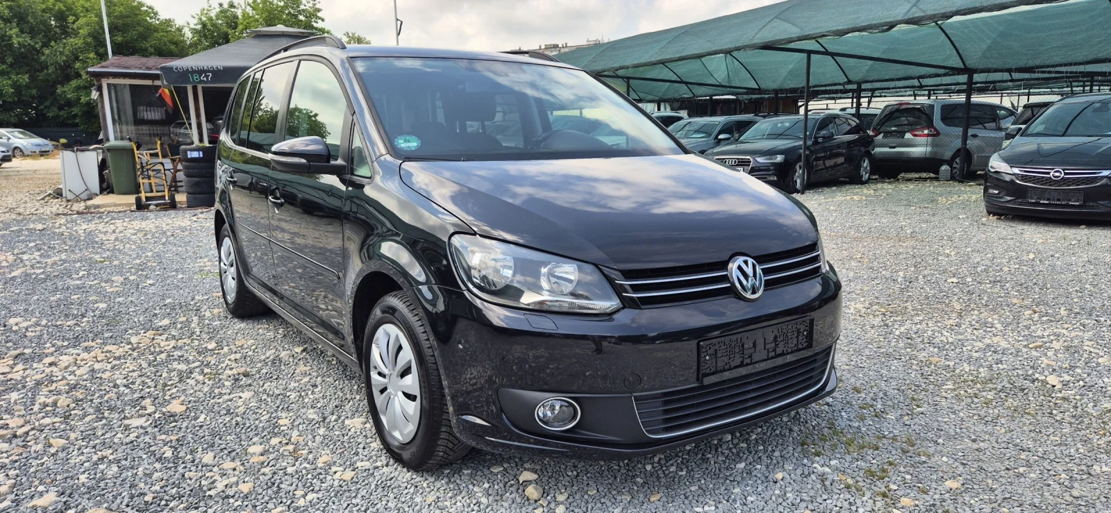 VW Touran 7-местен, снимка 5 - Автомобили и джипове - 54775770