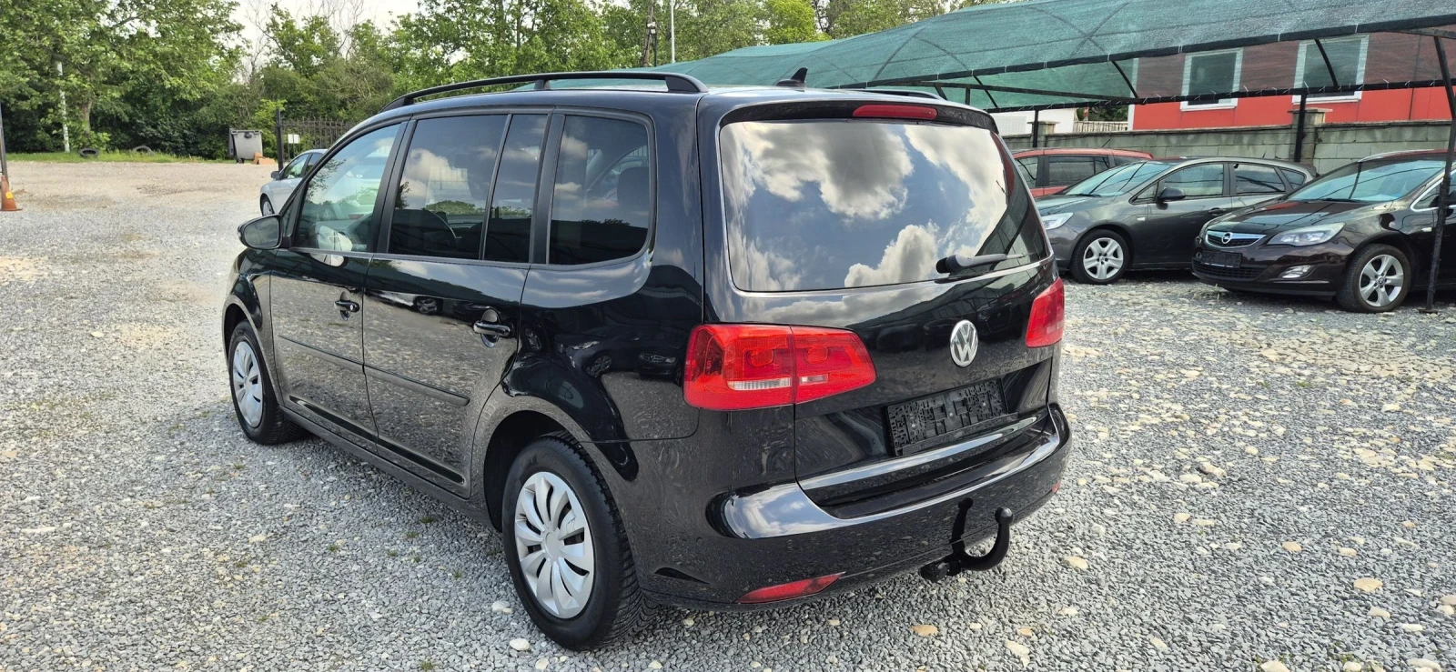 VW Touran 7-местен, снимка 9 - Автомобили и джипове - 54775770