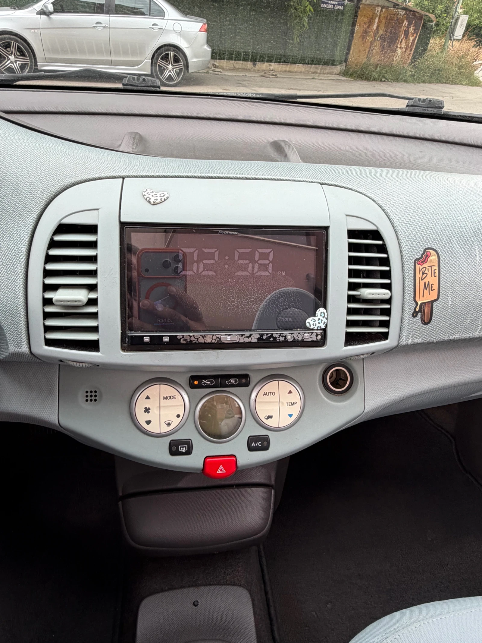 Nissan Micra Бензин+ Газ Кабрио, снимка 15 - Автомобили и джипове - 55249919