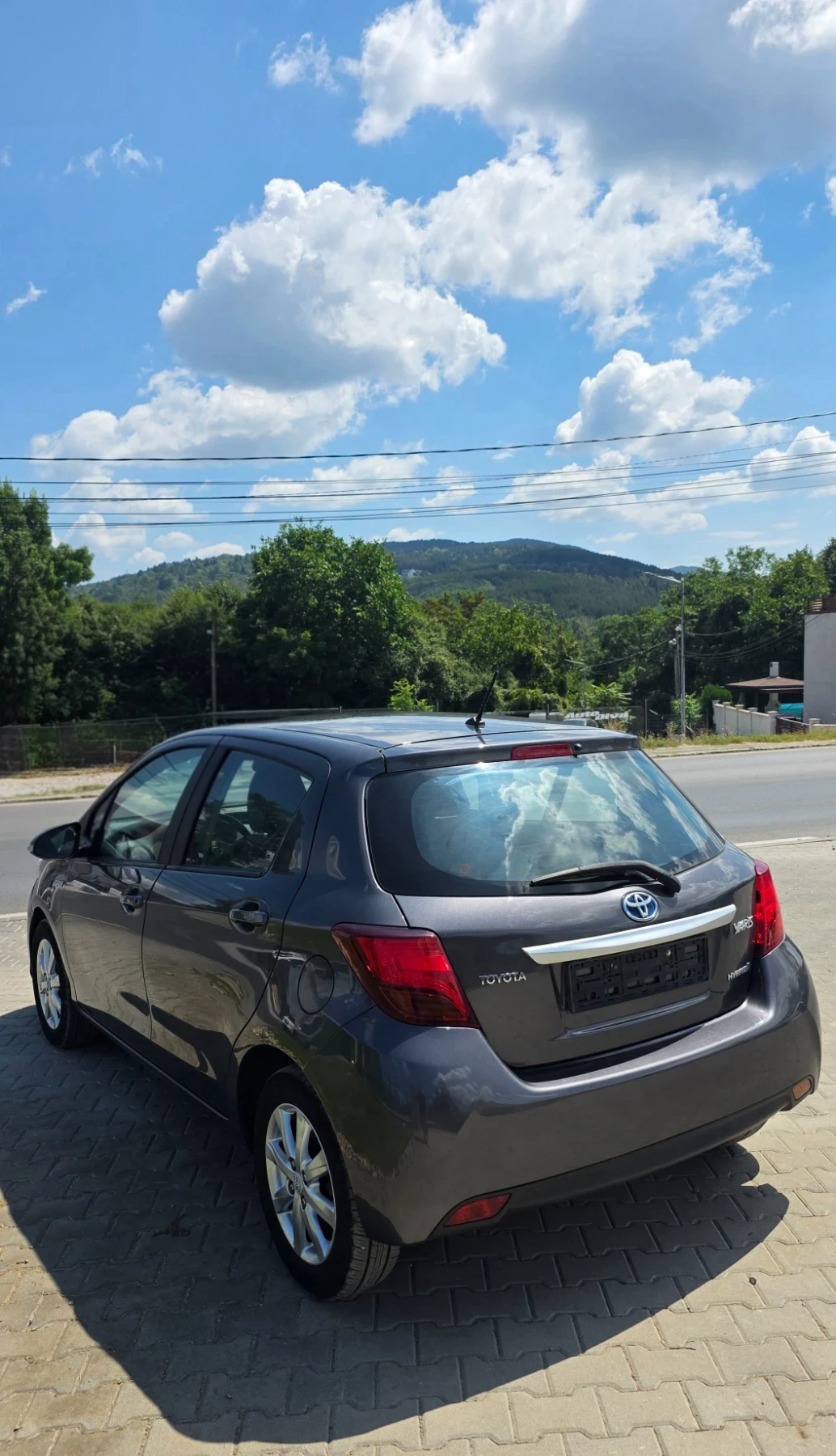 Toyota Yaris 1.5 Hybrid , снимка 6 - Автомобили и джипове - 55408511