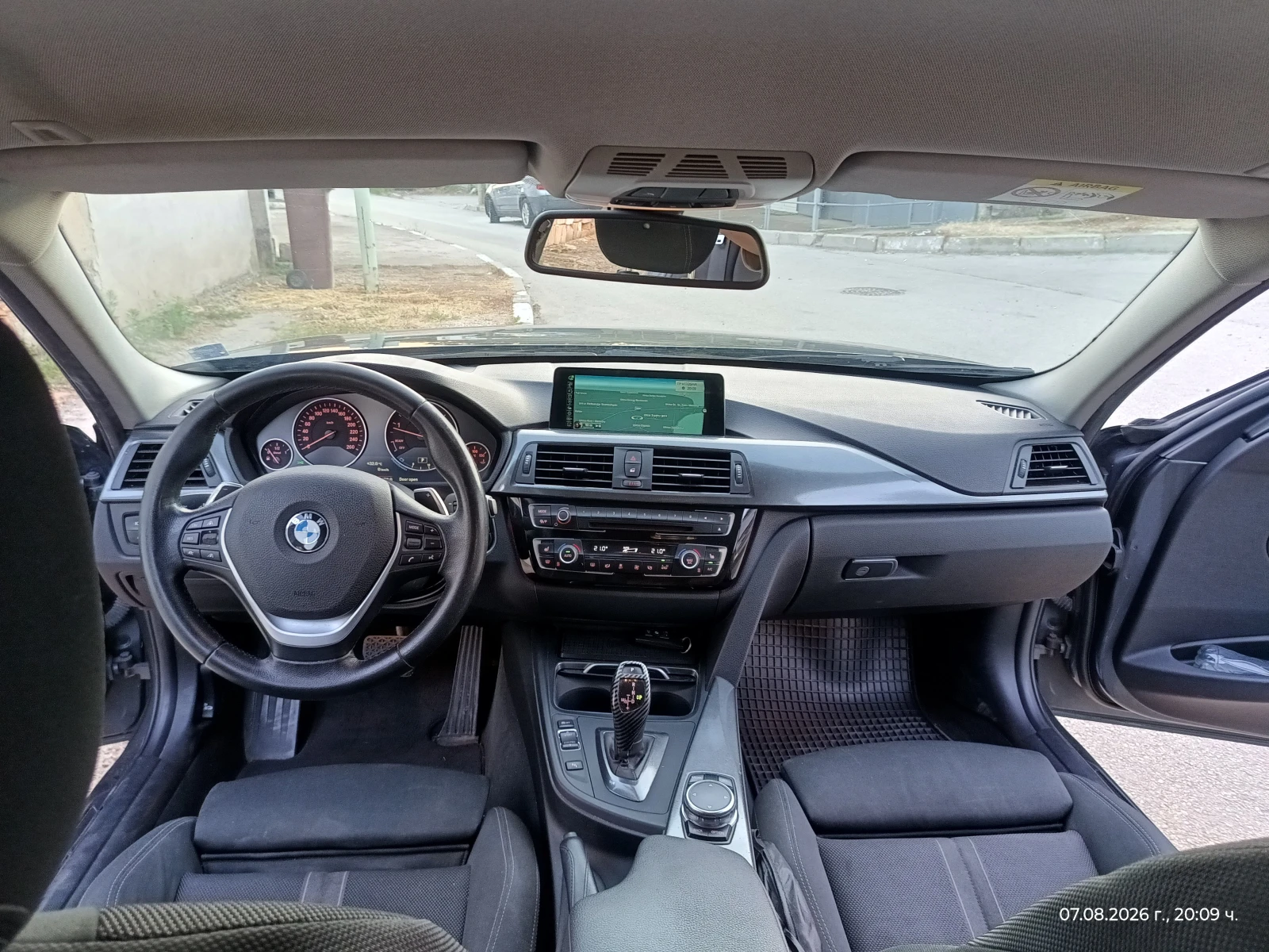 BMW 320 320d Xdrive, снимка 16 - Автомобили и джипове - 55888155
