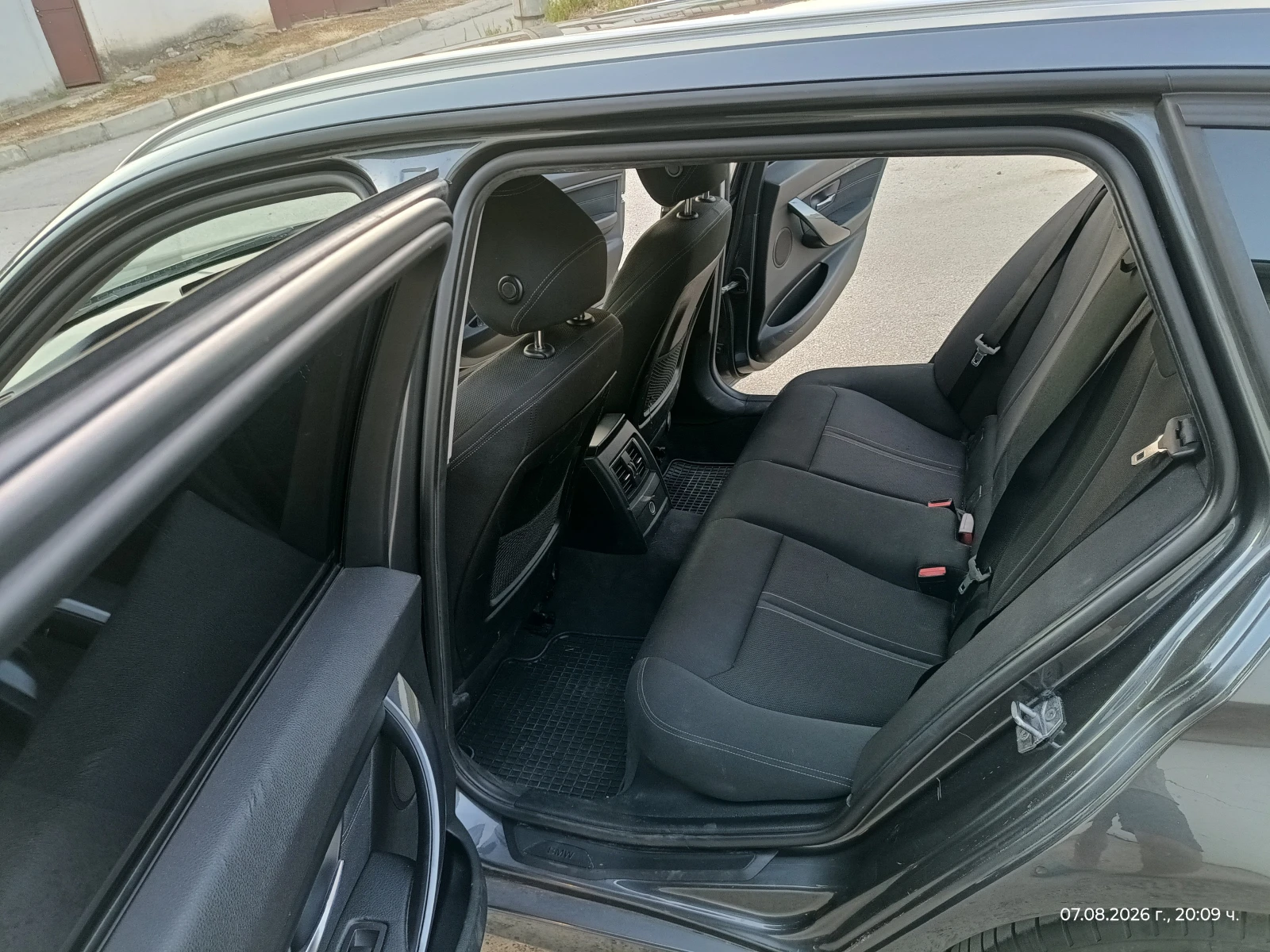 BMW 320 320d Xdrive, снимка 14 - Автомобили и джипове - 55888155
