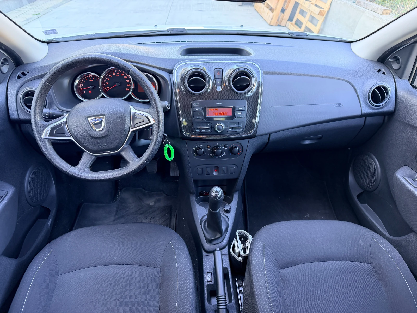 Dacia Sandero 1.5 DCI, снимка 6 - Автомобили и джипове - 56335796