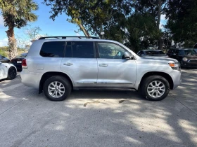 Toyota Land cruiser 5.7 V8 * * ЧЕРЕН САЛОН * * FACE * * CARFAX * *  - 49999 € / 97789.54 лв. - 16679376 4