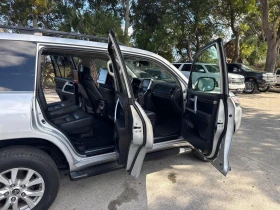 Toyota Land cruiser 5.7 V8 * * ЧЕРЕН САЛОН * * FACE * * CARFAX * *  - 49999 € / 97789.54 лв. - 16679376 13
