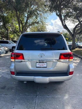 Toyota Land cruiser 5.7 V8 * * ЧЕРЕН САЛОН * * FACE * * CARFAX * *  - 49999 € / 97789.54 лв. - 16679376 6