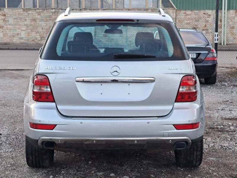 Mercedes-Benz ML 320 224к.с. ТОП СЪСТОЯНИЕ , снимка 6 - Автомобили и джипове - 44001861