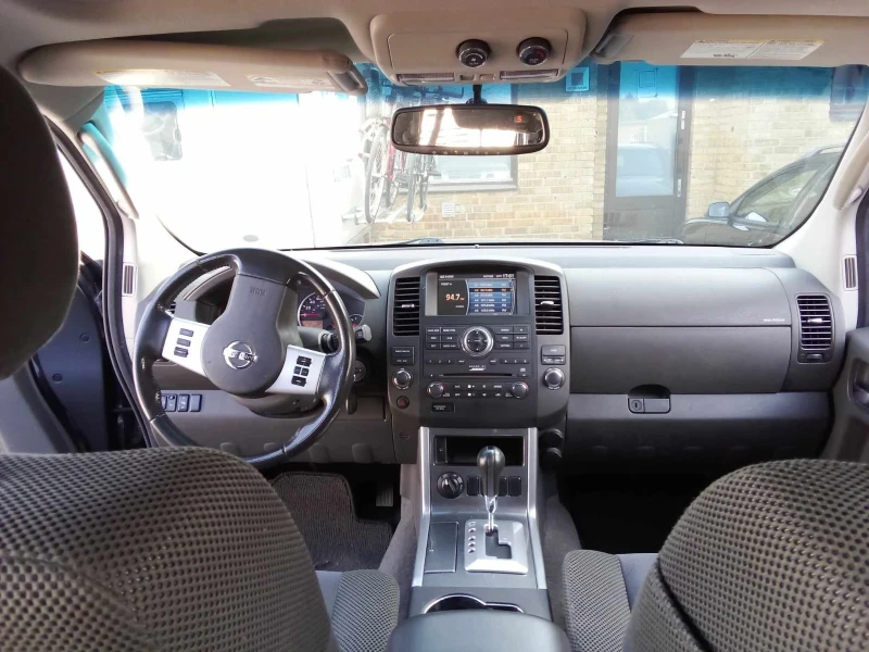 Nissan Pathfinder, снимка 9 - Автомобили и джипове - 47370767