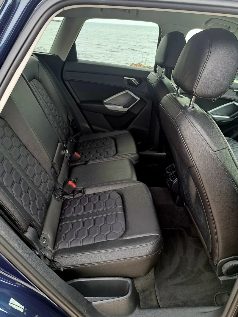 Audi Q3 35 TDI, снимка 11 - Автомобили и джипове - 51743560