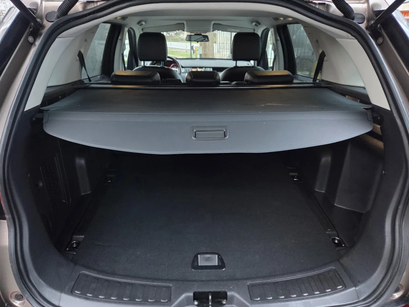 Land Rover Discovery Sport 2.0 D  AWD * * PURE* * NAVI * * AVTOMATIK* * * , снимка 8 - Автомобили и джипове - 52576966