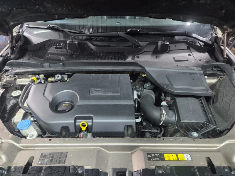 Land Rover Discovery Sport 2.0 D  AWD * * PURE* * NAVI * * AVTOMATIK* * * , снимка 15 - Автомобили и джипове - 52576966