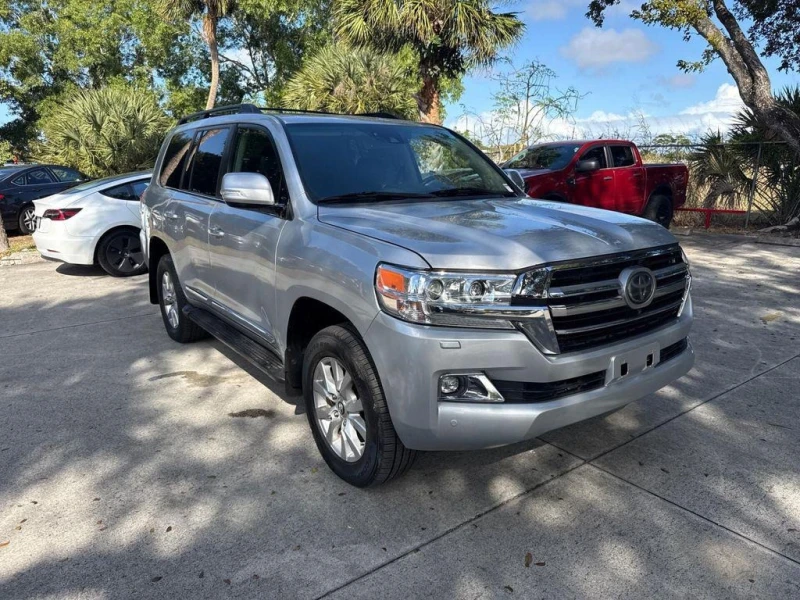 Toyota Land cruiser 5.7 V8 * * ЧЕРЕН САЛОН * * FACE * * CARFAX * * , снимка 3 - Автомобили и джипове - 53421823