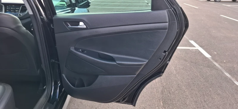 Hyundai Tucson 1.6 Turbo Vertex Full Led Панорама Като Нова!!!, снимка 12 - Автомобили и джипове - 53523658