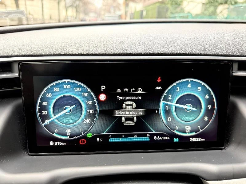 Hyundai Tucson Premium Hybrid 1.6 AWD 231hp, снимка 2 - Автомобили и джипове - 53926770