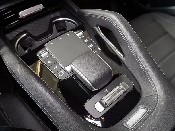 Mercedes-Benz GLS 350 d 4Matic = AMG Line = Premium Plus Гаранция, снимка 8 - Автомобили и джипове - 55835161